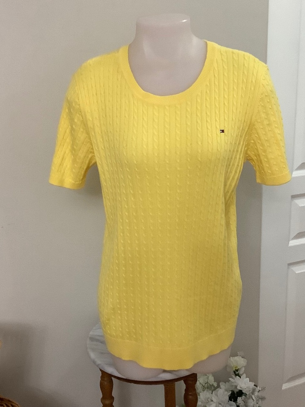 Tommy Hilfiger LARGE Yellow cable shirt sleeve sweater top